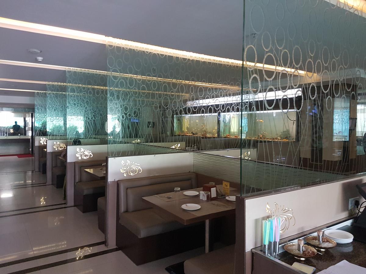 Hotel Sitara Grand Miyapur Хайдарабад Экстерьер фото